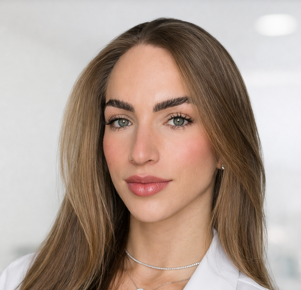 dra. gabrielli em ambiente clínico